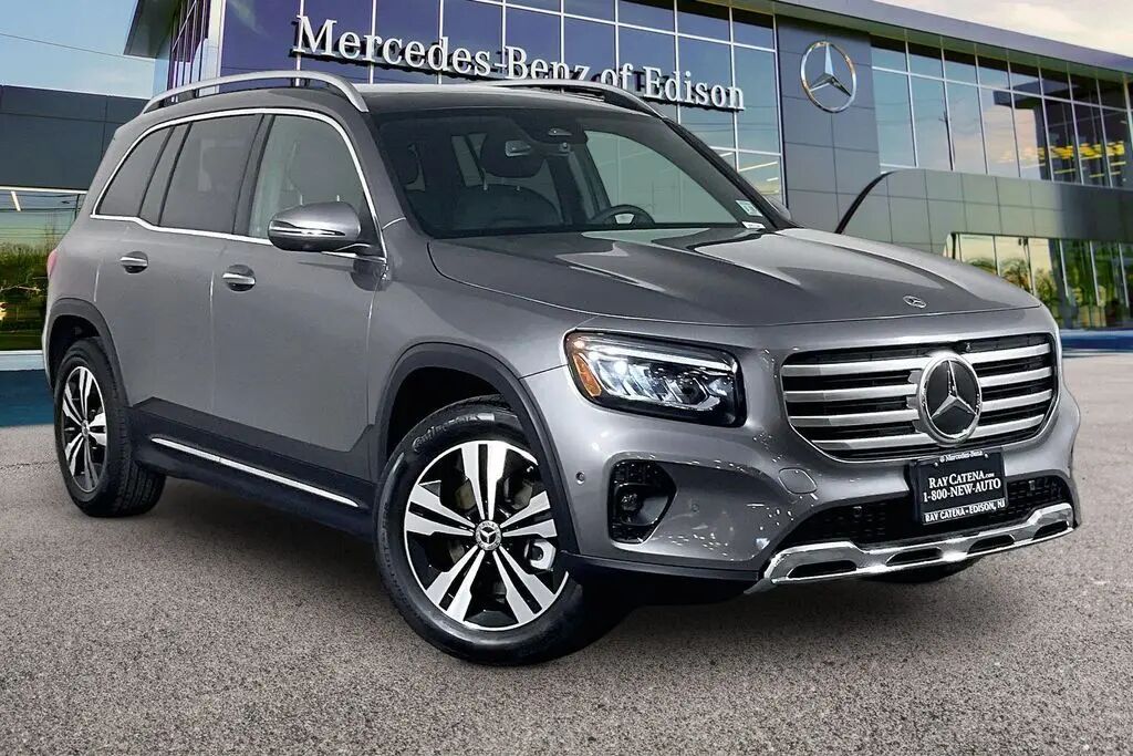 2026 Mercedes-Benz GLB GLB 250 4MATIC — photo 1 of 13