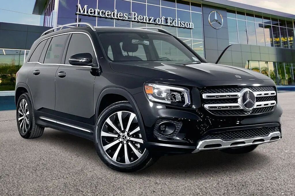 2023 Mercedes-Benz GLB GLB 250 4MATIC — photo 1 of 13