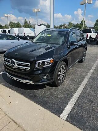 2023 Mercedes-Benz GLB GLB 250 4MATIC — photo 1 of 18
