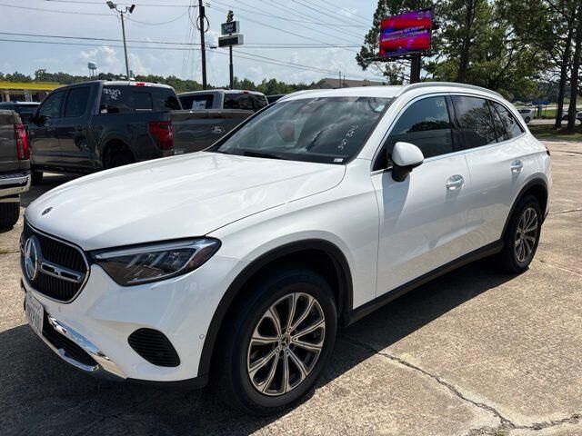 2024 Mercedes-Benz GLC GLC 300 — photo 1 of 13