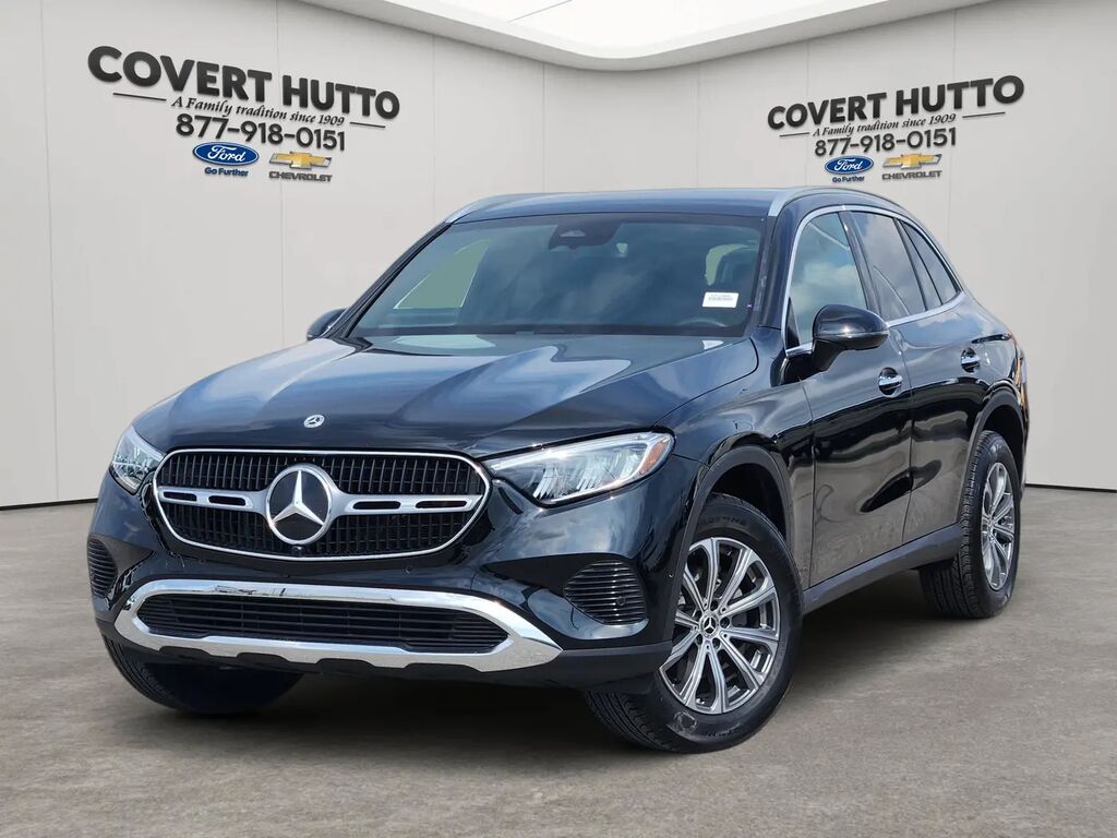 2025 Mercedes-Benz GLC GLC 300 — photo 1 of 13