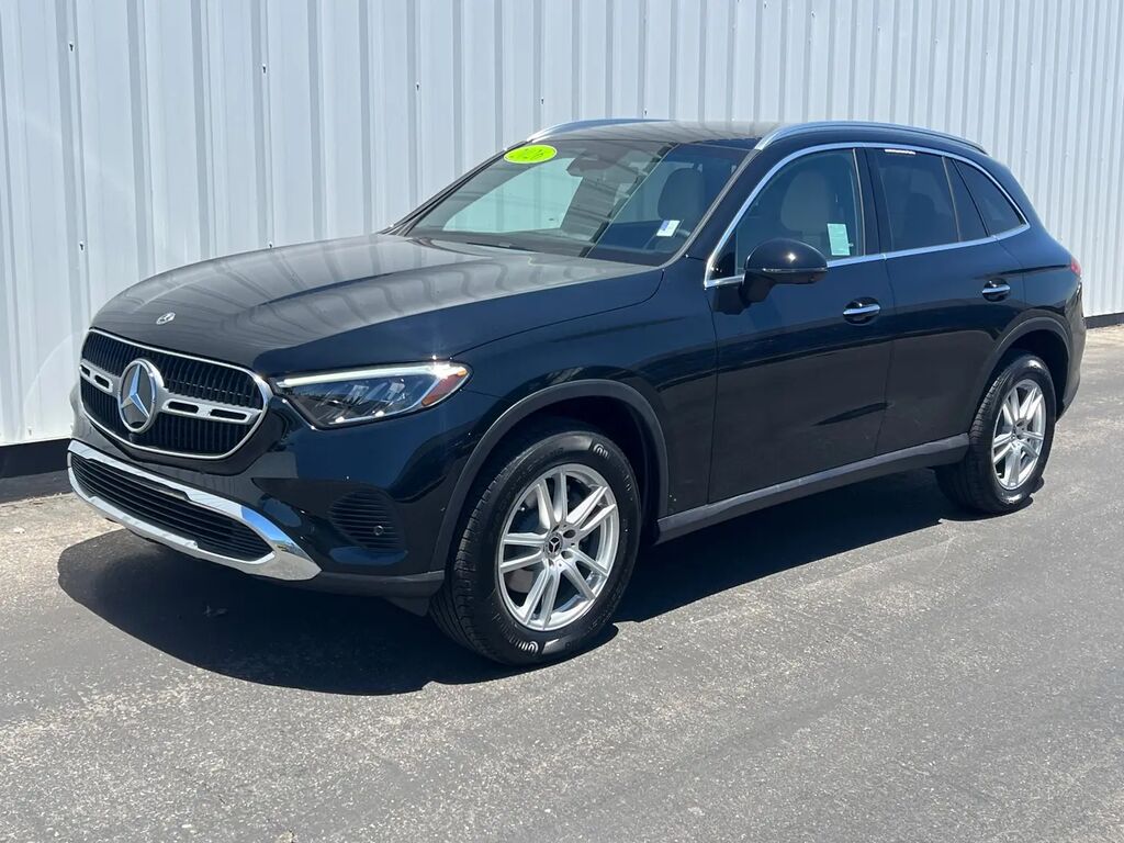 2026 Mercedes-Benz GLC GLC 300 — photo 1 of 1