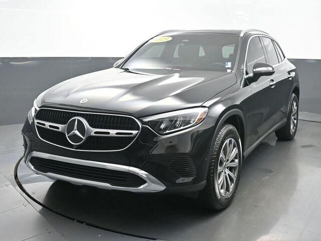 2023 Mercedes-Benz GLC GLC 300 — photo 1 of 13