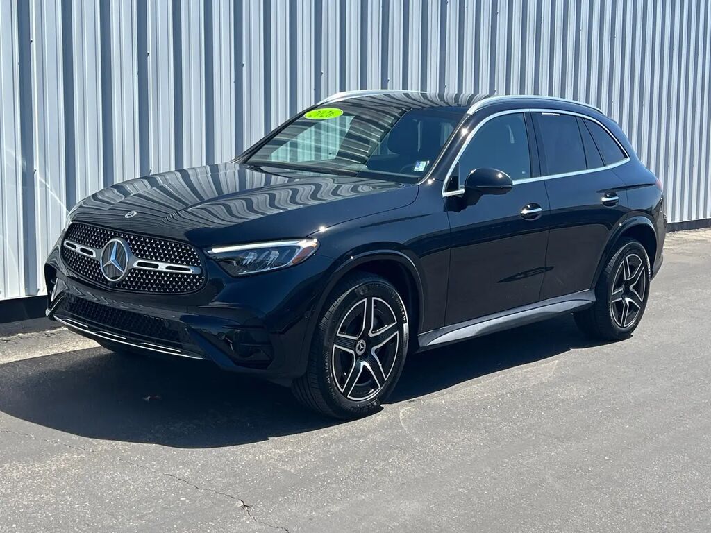 2026 Mercedes-Benz GLC GLC 300 — photo 1 of 13