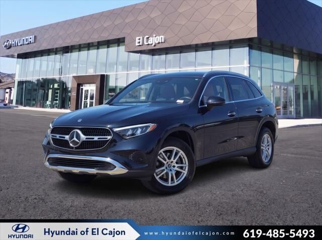 2025 Mercedes-Benz GLC GLC 300 — photo 1 of 13