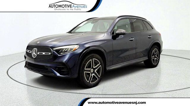 2023 Mercedes-Benz GLC GLC 300 — photo 1 of 2