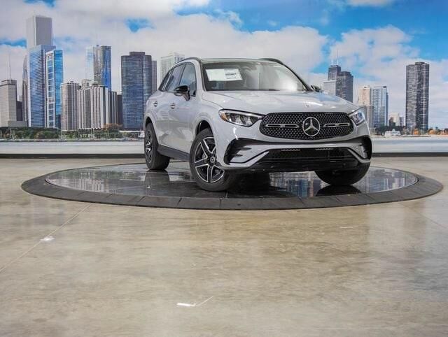 2027 Mercedes-Benz GLC GLC 300 4MATIC — photo 1 of 13