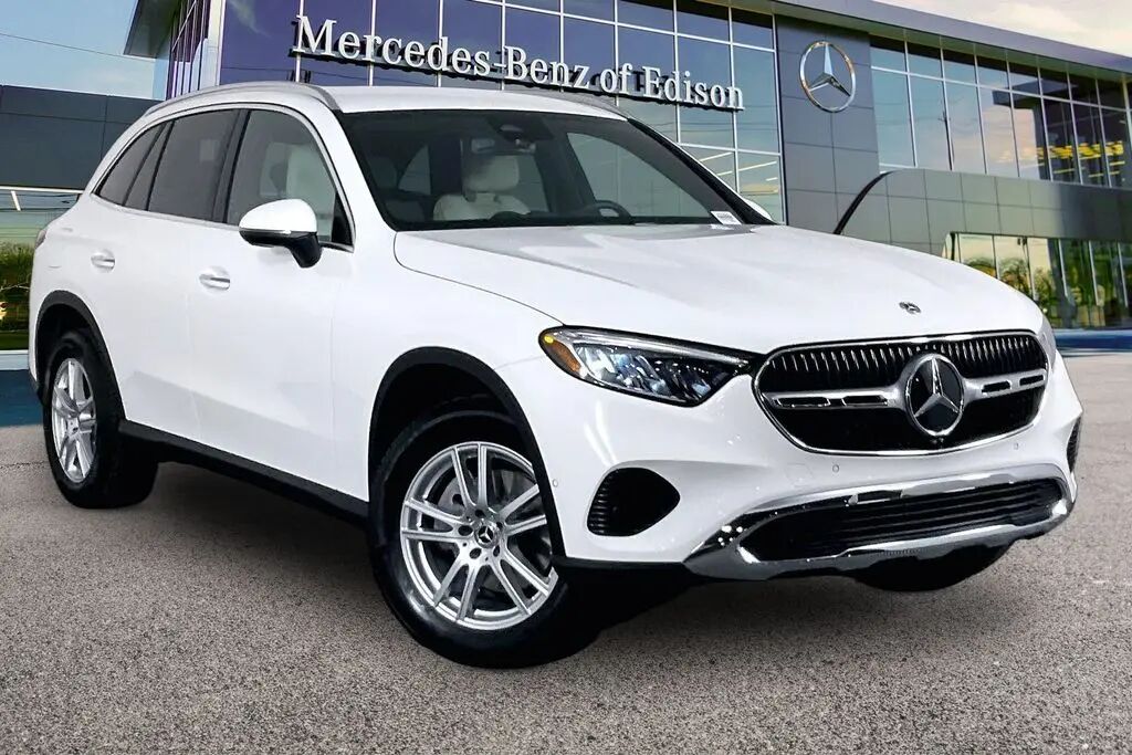 2025 Mercedes-Benz GLC GLC 300 4MATIC — photo 1 of 26