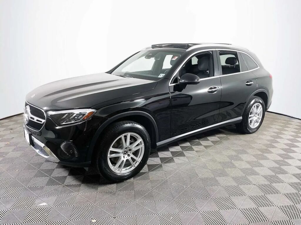 2023 Mercedes-Benz GLC GLC 300 4MATIC — photo 1 of 2
