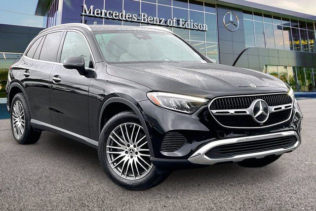 2024 Mercedes-Benz GLC GLC 300 — photo 1 of 1