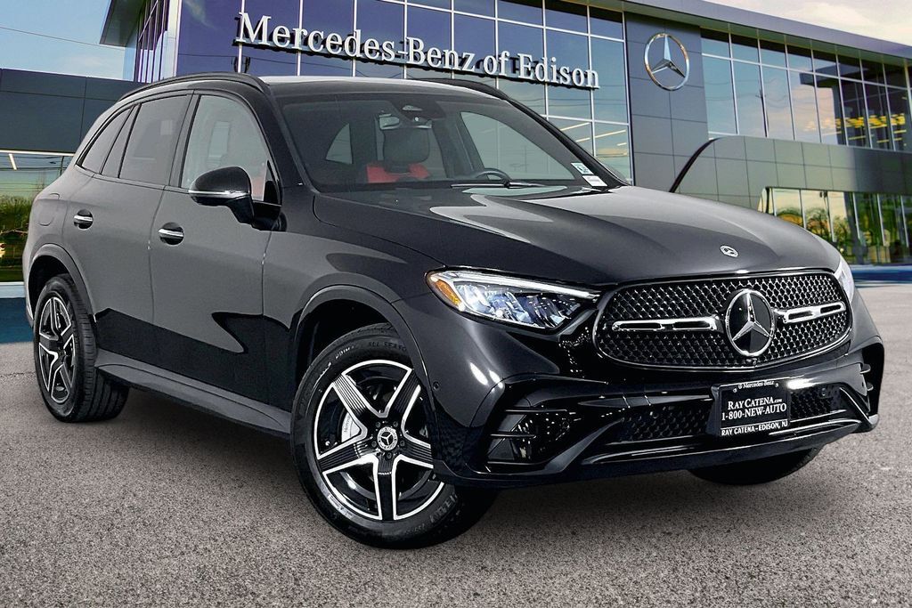2026 Mercedes-Benz GLC GLC 300 — photo 1 of 13