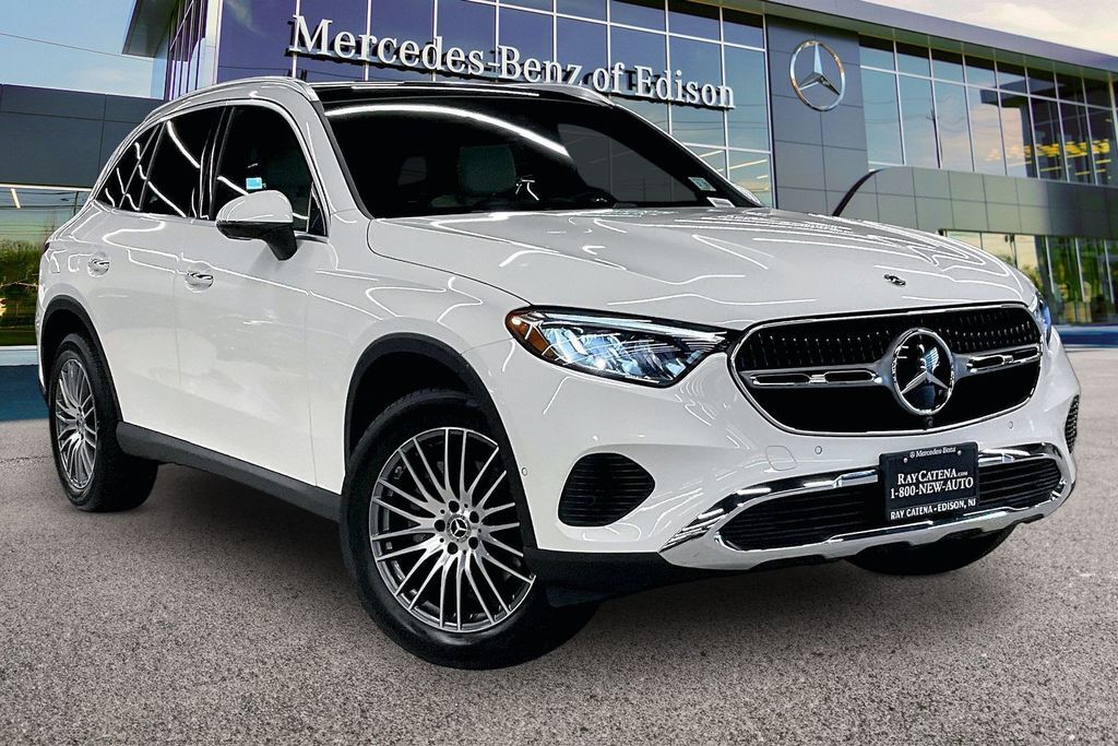 2026 Mercedes-Benz GLC GLC 300 — photo 1 of 13