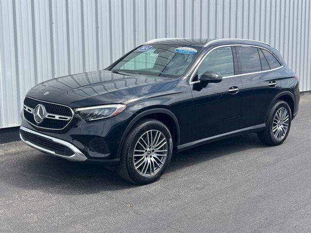 2024 Mercedes-Benz GLC GLC 300 — photo 1 of 1