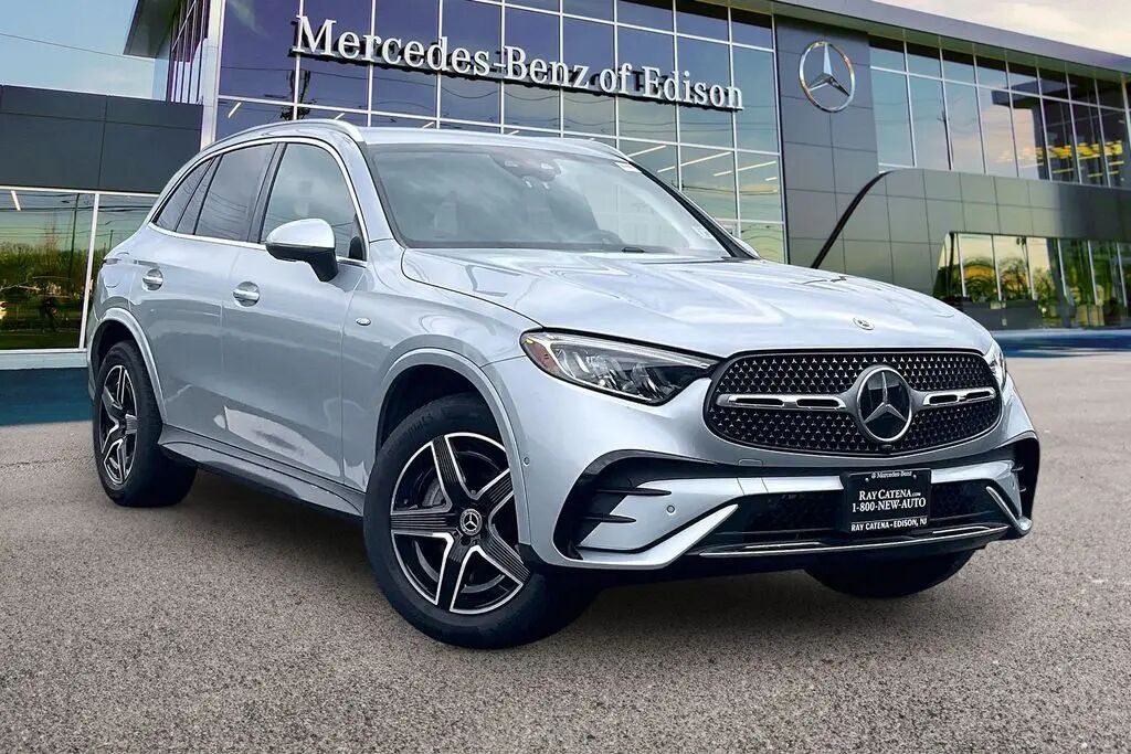 2025 Mercedes-Benz GLC GLC 350e 4MATIC — photo 1 of 38