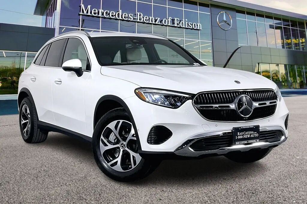 2025 Mercedes-Benz GLC GLC 350e 4MATIC — photo 1 of 13