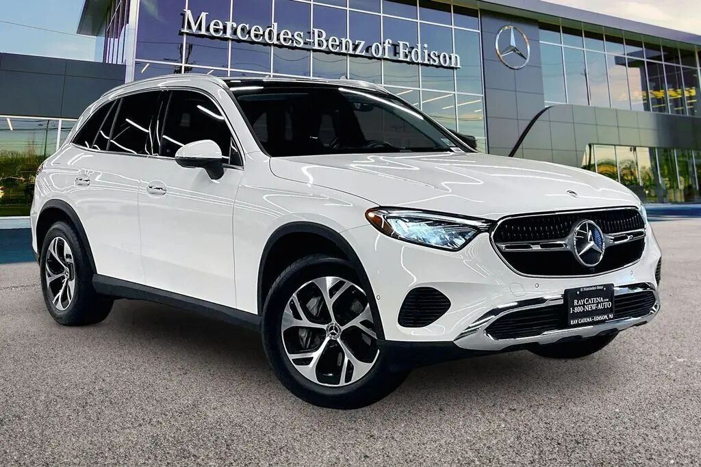 2025 Mercedes-Benz GLC GLC 350e 4MATIC — photo 1 of 13
