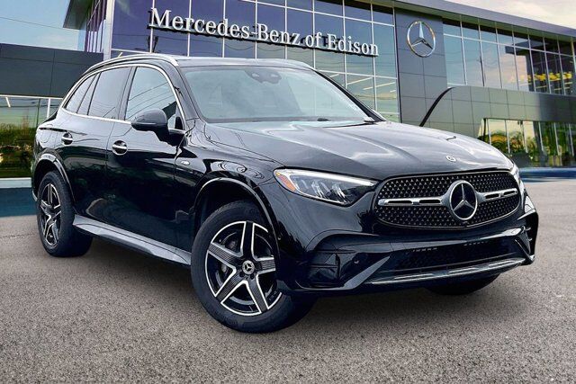 2025 Mercedes-Benz GLC GLC 350e — photo 1 of 1