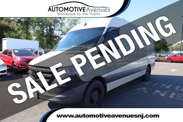 2023 Mercedes-Benz Sprinter Cargo Van 2500 High Roof I4 Diesel HO 170'' RWD w/ Premium Pkg