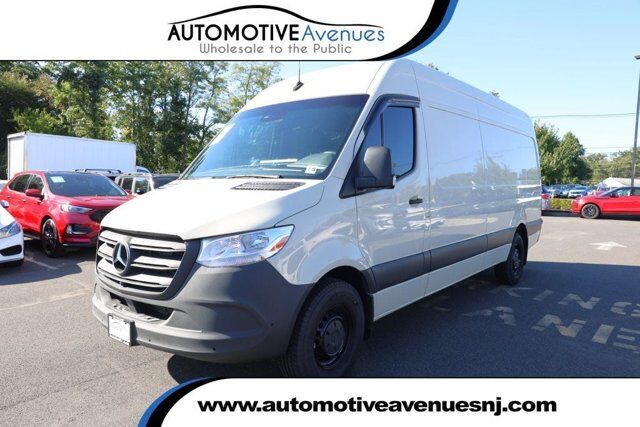 2023 Mercedes-Benz Sprinter Cargo Van 2500 High Roof I4 Diesel HO 170'' RWD w/ Premium Pkg