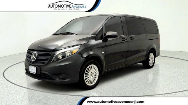 2023 Mercedes-Benz Metris Passenger Van Metris Passenger Van Standard Roof 126'' Wheelbase w/ Safety Pkg — photo 1 of 25