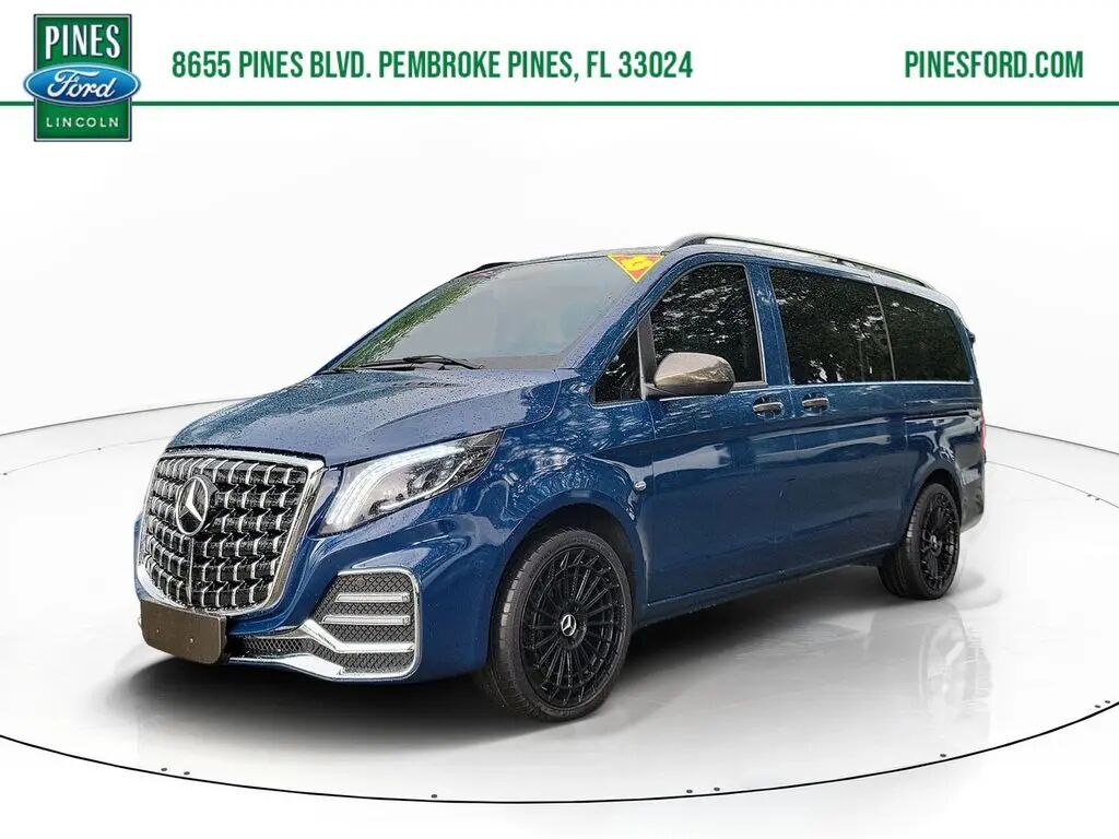 2023 Mercedes-Benz Metris Passenger — photo 1 of 13