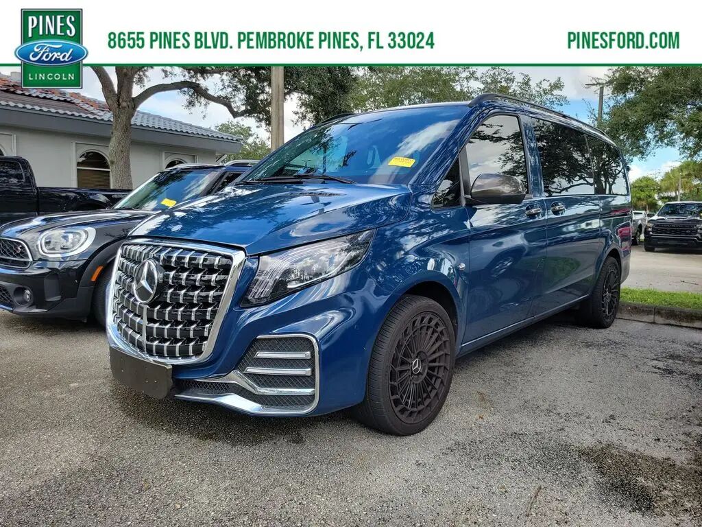2023 Mercedes-Benz Metris Passenger — photo 1 of 13