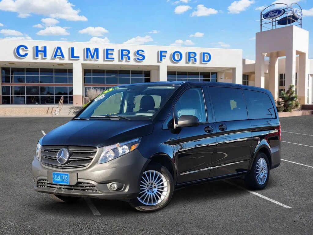 2023 Mercedes-Benz Metris Passenger — photo 1 of 13