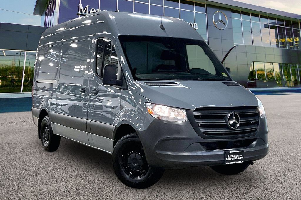 2022 Mercedes-Benz Sprinter Cargo Van Cargo 144 WB — photo 1 of 13