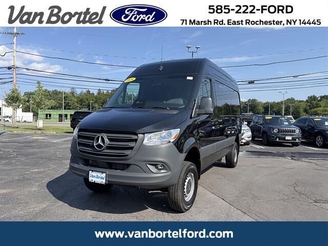 2025 Mercedes-Benz Sprinter 2500 — photo 1 of 21