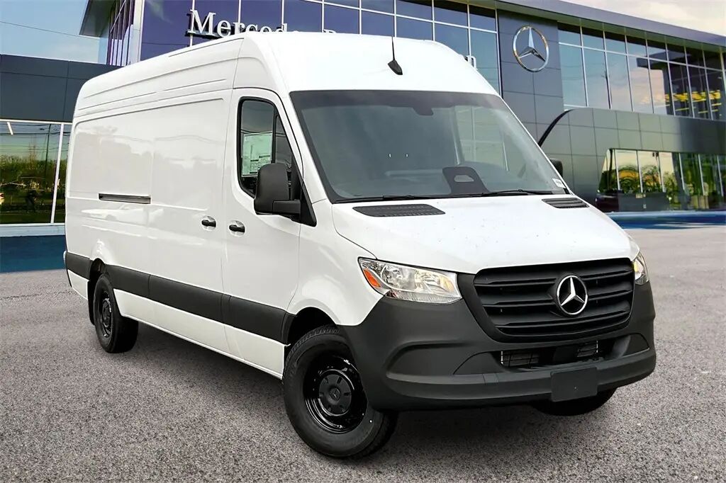 2026 Mercedes-Benz Sprinter 2500 — photo 1 of 38