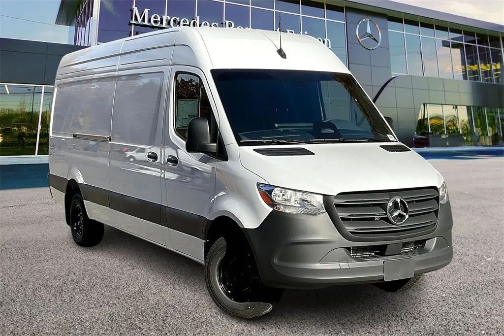 2026 Mercedes-Benz Sprinter 3500 — photo 1 of 38