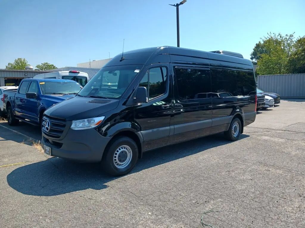 2025 Mercedes-Benz Sprinter 2500 — photo 1 of 13