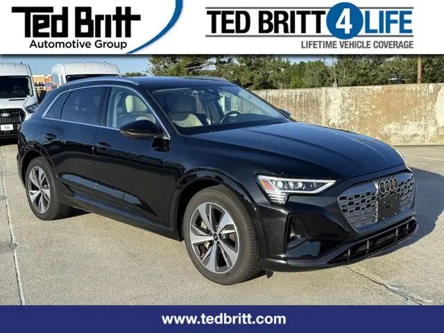 2024 Audi Q8 e-tron quattro Premium Plus