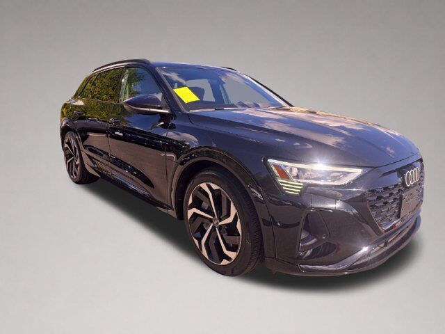 2024 Audi Q8 e-tron Premium Plus