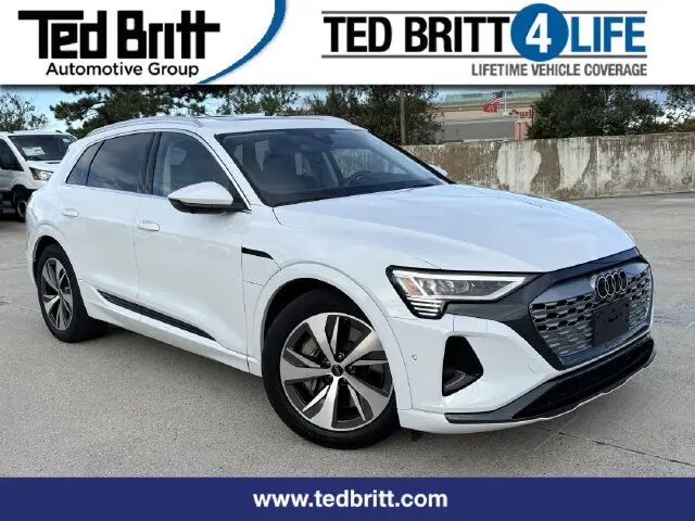 2024 Audi Q8 e-tron quattro Premium Plus