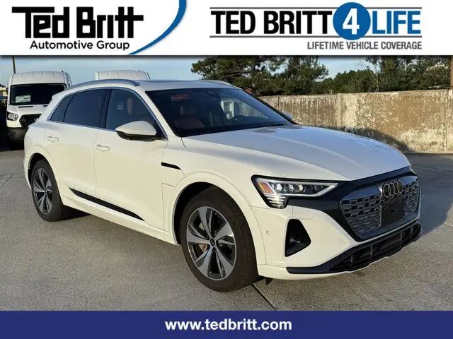 2024 Audi Q8 e-tron quattro Premium Plus