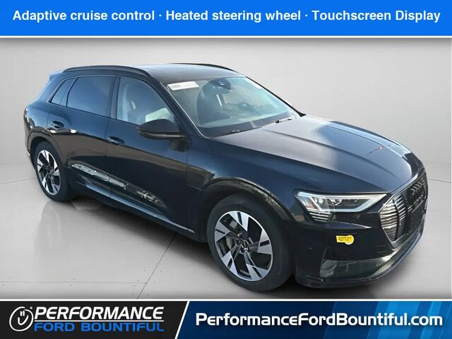 2022 Audi e-tron quattro Premium