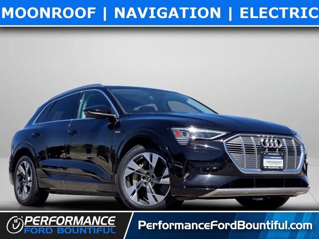 2022 Audi e-tron quattro Premium