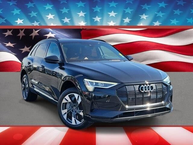 2022 Audi e-tron quattro Premium