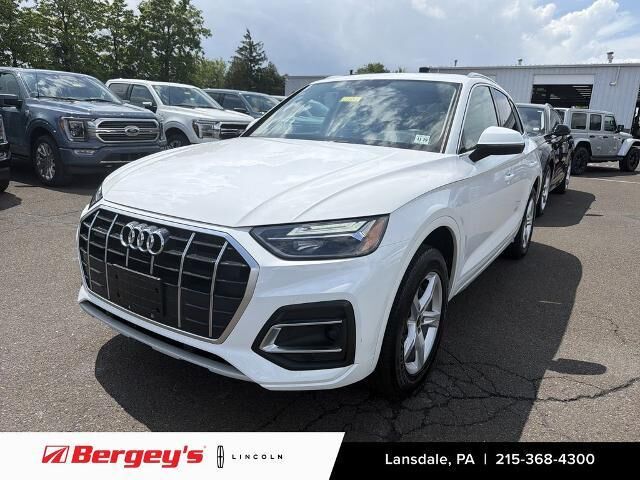 2024 Audi Q5 quattro Premium 40 TFSI — photo 1 of 27