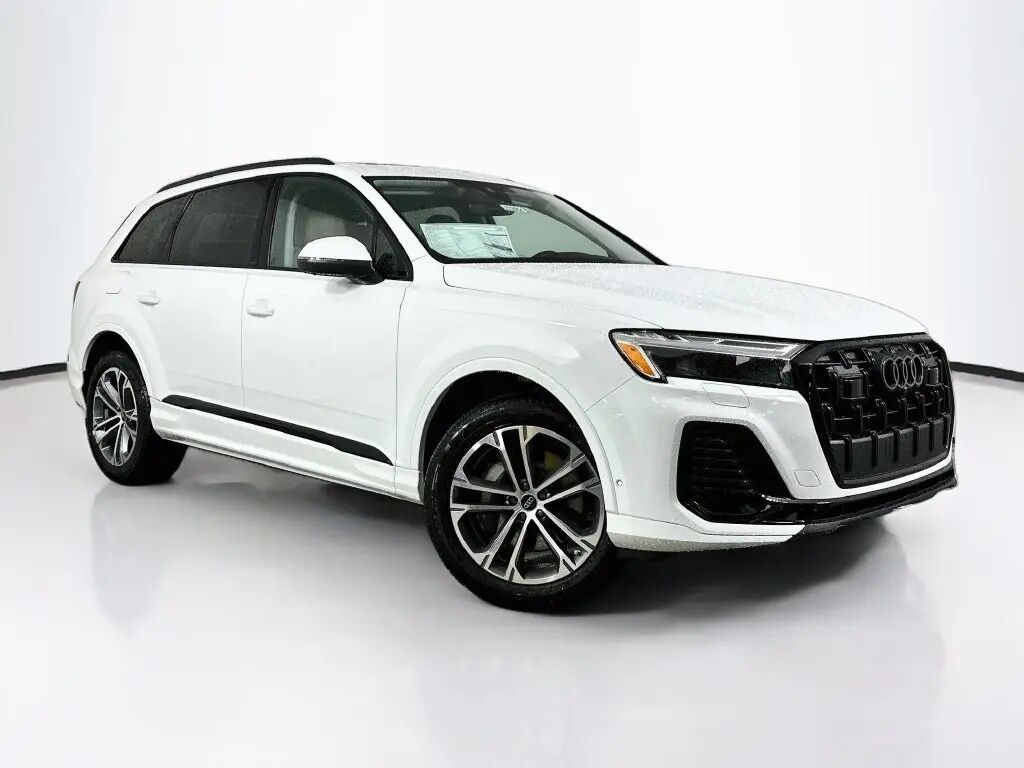 2025 Audi Q7 quattro Premium 45 TFSI — photo 1 of 13