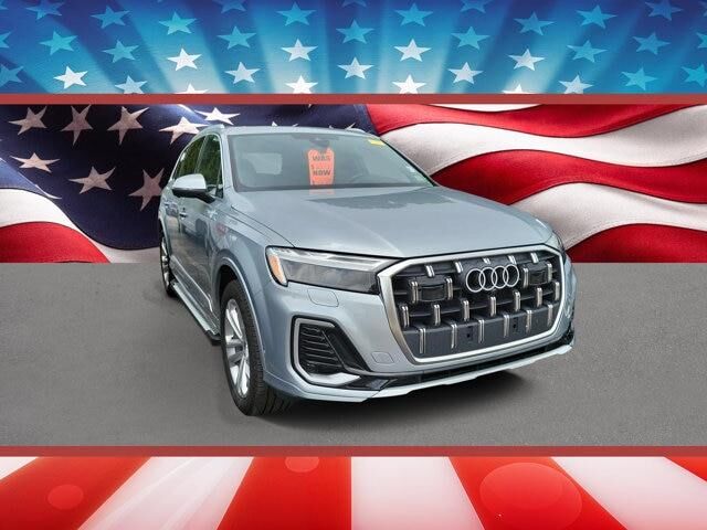 2025 Audi Q7 quattro Premium 45 TFSI — photo 1 of 26