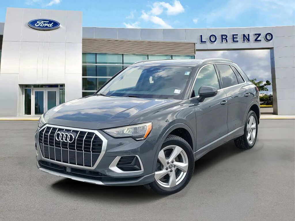 2019 Audi Q3 quattro Premium 45 TFSI — photo 1 of 13