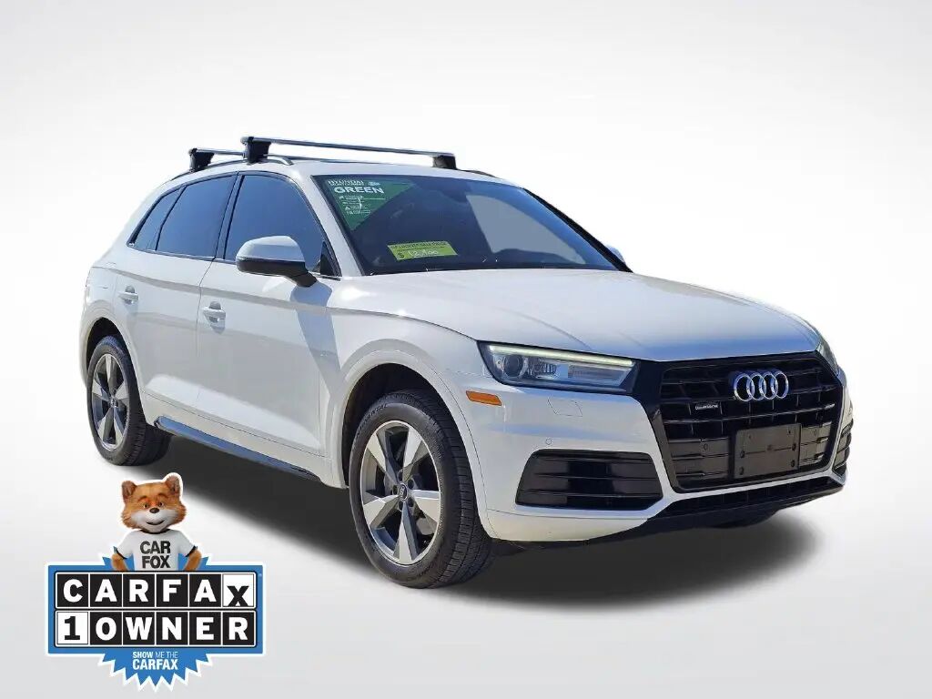 2020 Audi Q5 quattro Premium 45 TFSI — photo 1 of 11