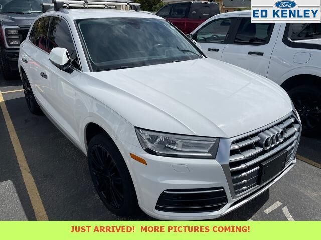 2019 Audi Q5 quattro Premium 45 TFSI — photo 1 of 4