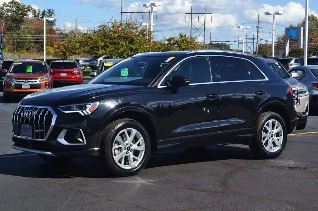 2023 Audi Q3 quattro Premium 40 TFSI — photo 1 of 13