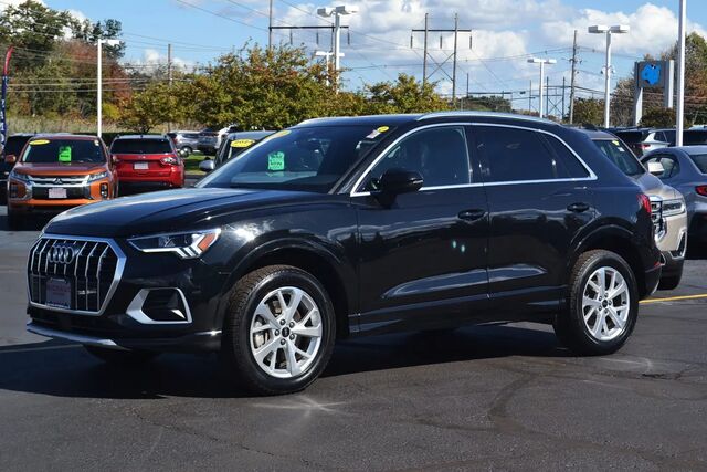 2023 Audi Q3 quattro Premium 40 TFSI