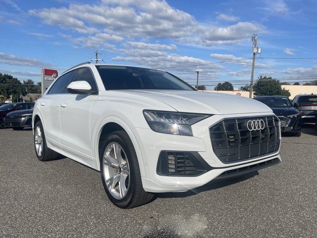 2023 Audi Q8 PREMIUM