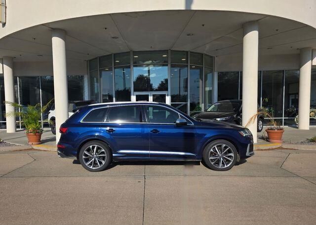 2020 Audi SQ7 4.0T quattro Premium Plus — photo 1 of 3