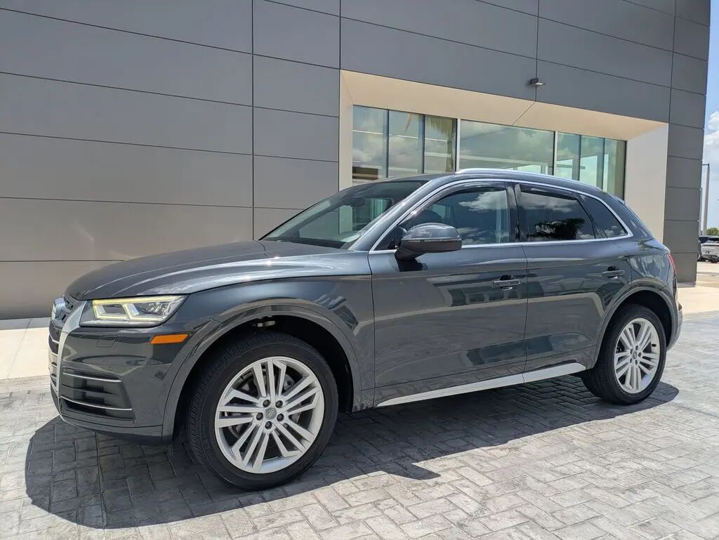 2020 Audi Q5 quattro Premium Plus 45 TFSI — photo 1 of 26